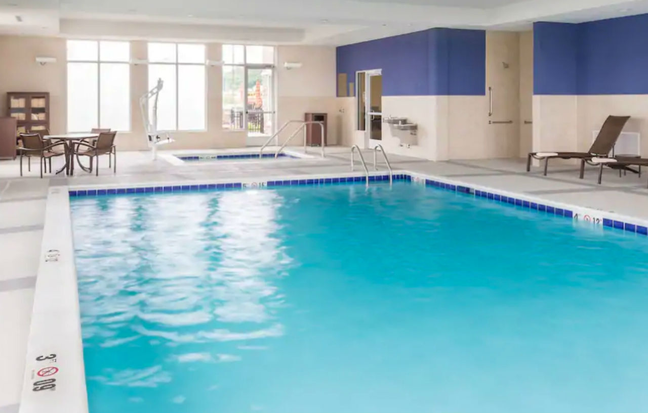 Hyatt Place Canton Lake Cable Екстер'єр фото